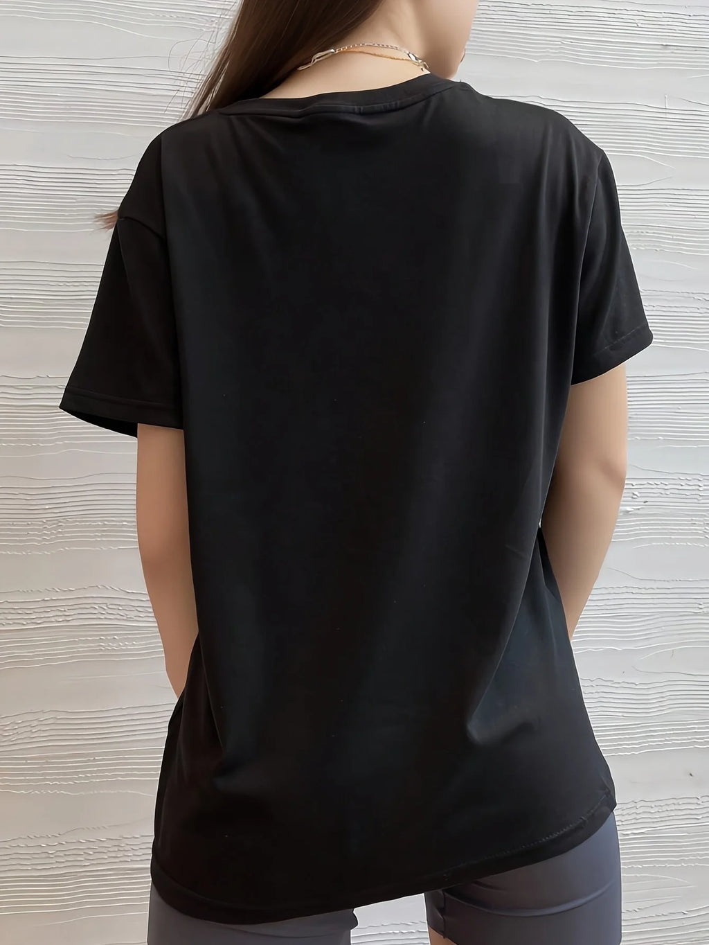 Women's Black T-shirt, Printed T-shirt - Round Neck, Short Sleeved - Stretch and Breathable Fabric, Suitable for Daily Comfort